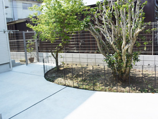 入院中のワンちゃんの体調が良い時には、気分転換にドッグランで日向ぼっこもできます♪
