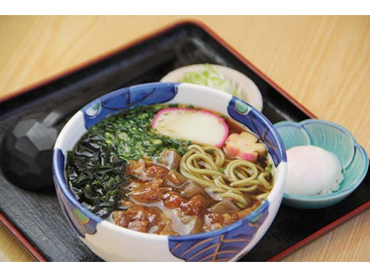 牛すじ蕎麦(又はうどん)
お好みで温泉卵をトッピング